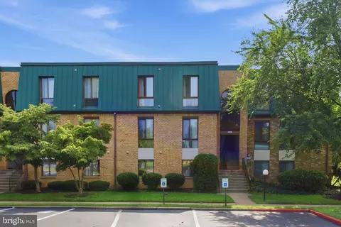 1004 Brinker Dr #201, Hagerstown, MD 21740