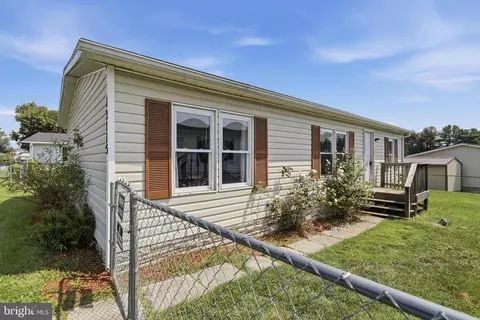 12115 Heather Dr, Hagerstown, MD 21740