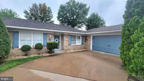 1047 Benjamin Pl, Hagerstown, MD 21742
