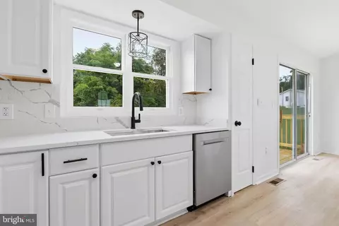 Entry Way - 13835 Mcintosh Cir, Clear Spring, MD 21722 photo 1 of 4