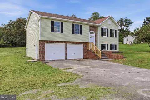 Exterior - 13835 Mcintosh Cir, Clear Spring, MD 21722 photo 3 of 8