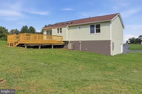 Exterior - 13835 Mcintosh Cir, Clear Spring, MD 21722 photo 8 of 8