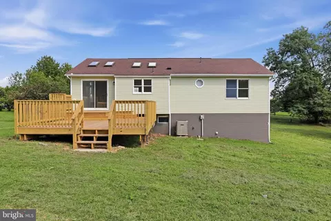 Exterior - 13835 Mcintosh Cir, Clear Spring, MD 21722 photo 7 of 8