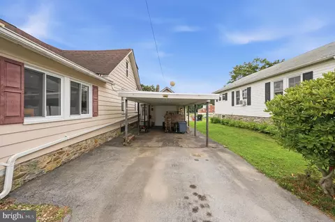 Exterior - 25327 Highfield Rd, Cascade, MD 21719 photo 9 of 14