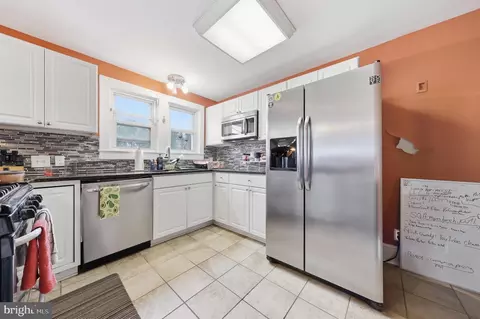 Kitchen - 25327 Highfield Rd, Cascade, MD 21719 photo 2 of 6