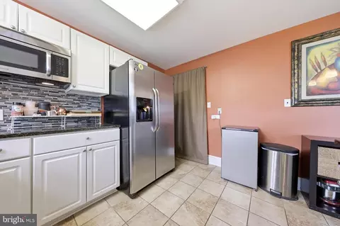 Kitchen - 25327 Highfield Rd, Cascade, MD 21719 photo 3 of 6