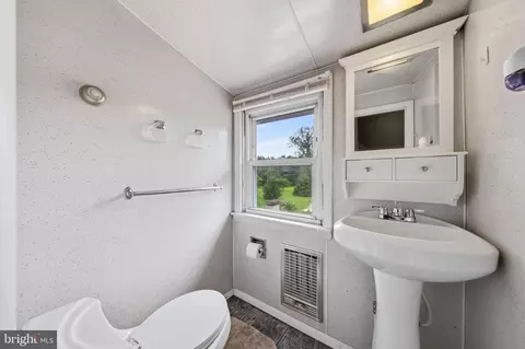 Bath - 25327 Highfield Rd, Cascade, MD 21719 photo 3 of 3