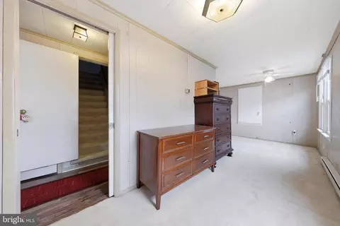 Entry Way - 25327 Highfield Rd, Cascade, MD 21719 photo 6 of 7