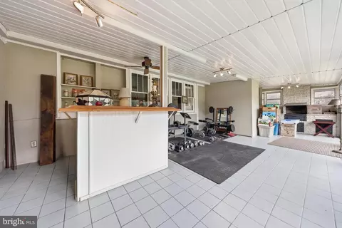 Exterior - 25327 Highfield Rd, Cascade, MD 21719 photo 5 of 14