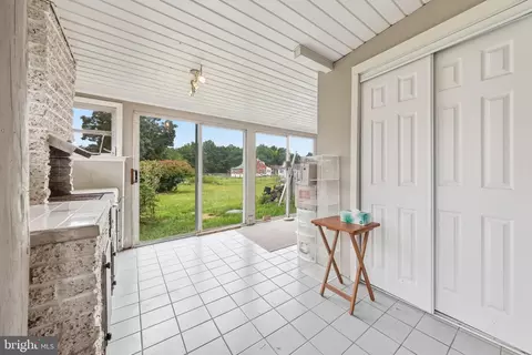 Entry Way - 25327 Highfield Rd, Cascade, MD 21719 photo 3 of 7