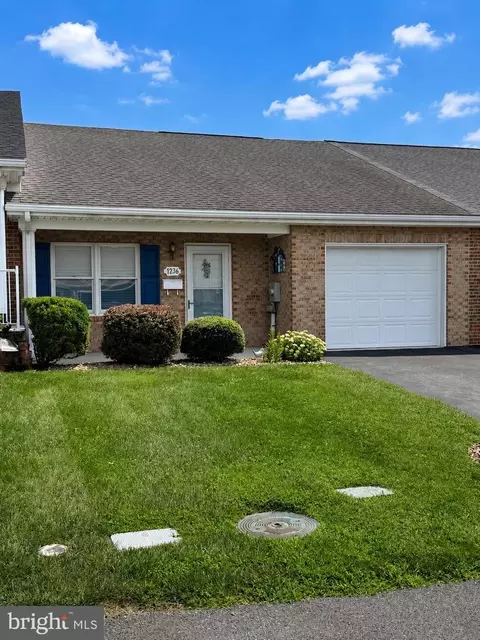 1236 Grand Legacy Dr, Hagerstown, MD 21740