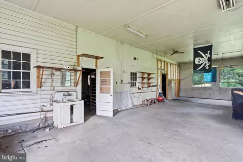 Entry Way - 16 N Maple Ave, Smithsburg, MD 21783 photo 10 of 10