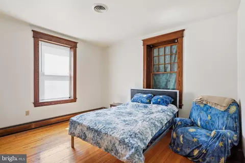 Bedroom - 16 N Maple Ave, Smithsburg, MD 21783 photo 3 of 6