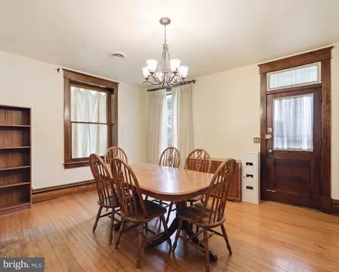 Dining - 16 N Maple Ave, Smithsburg, MD 21783 photo 2 of 2