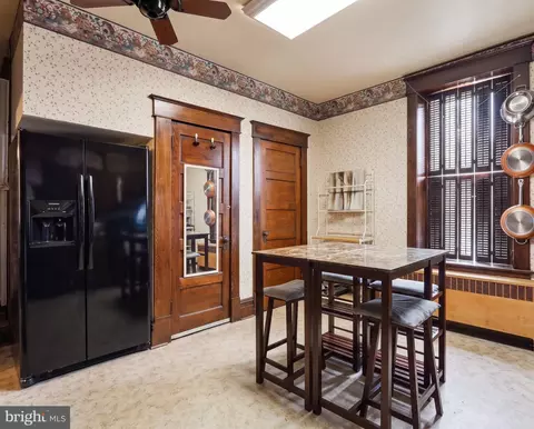 Entry Way - 16 N Maple Ave, Smithsburg, MD 21783 photo 4 of 10