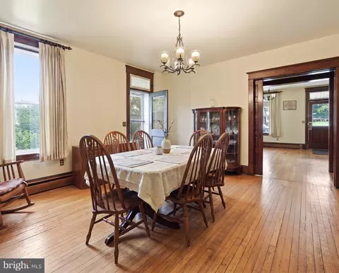 Dining - 16 N Maple Ave, Smithsburg, MD 21783 photo 1 of 2