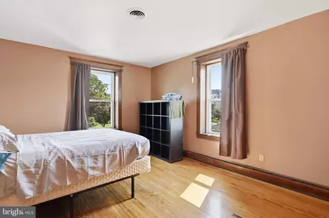 Bedroom - 16 N Maple Ave, Smithsburg, MD 21783 photo 2 of 6