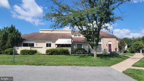 1514 Kensington Dr, Hagerstown, MD 21742