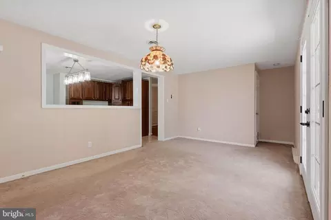 Living - 21925 Beaverbrook Dr, Smithsburg, MD 21783 photo 4 of 9