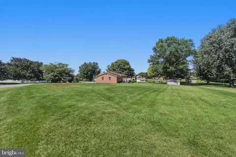 Exterior - 21925 Beaverbrook Dr, Smithsburg, MD 21783 photo 4 of 8