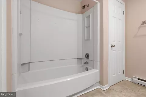 Entry Way - 21925 Beaverbrook Dr, Smithsburg, MD 21783 photo 6 of 9