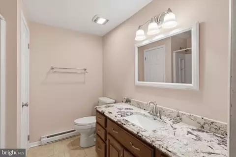 Bath - 21925 Beaverbrook Dr, Smithsburg, MD 21783 photo 2 of 2