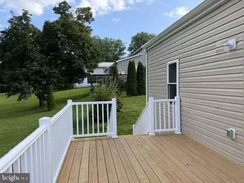 Exterior - 126 Fairview Dr, Hancock, MD 21750 photo 3 of 4
