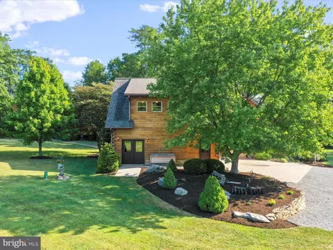 Exterior - 14122 Mercersburg Rd, Clear Spring, MD 21722 photo 10 of 35