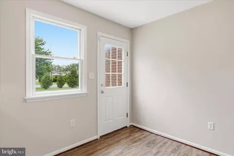 Entry Way - 309 E Ridge Dr, Hagerstown, MD 21740 photo 1 of 2