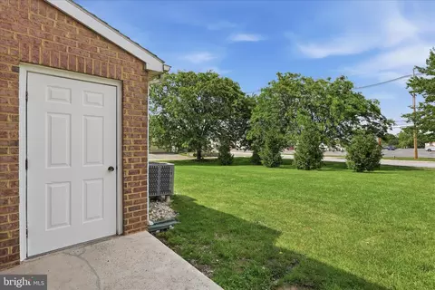 Exterior - 309 E Ridge Dr, Hagerstown, MD 21740 photo 4 of 7