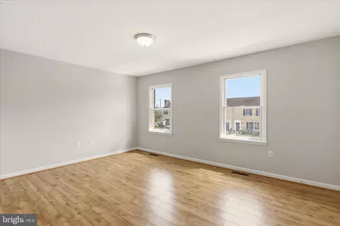 Living - 309 E Ridge Dr, Hagerstown, MD 21740 photo 4 of 4