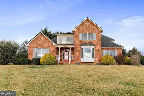 9812 Pembroke Dr, Hagerstown, MD 21740