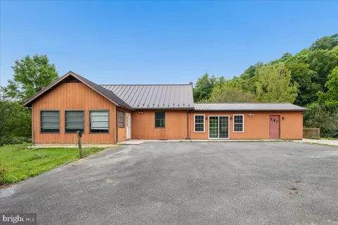 3446 Deneen Rd, Hancock, MD 21750