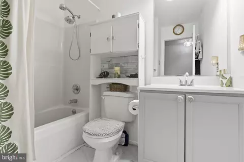 Bath - 102 Jasons Rdg, Smithsburg, MD 21783 photo 1 of 2