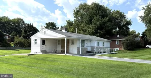 11904 Cheryl Dr, Hagerstown, MD 21742