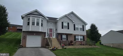 114 Colton Ct, Smithsburg, MD 21783 photo 2
