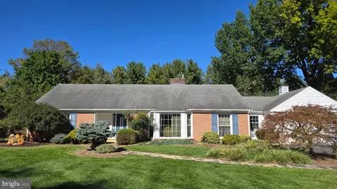 19022 Cherry Tree Dr, Hagerstown, MD 21742