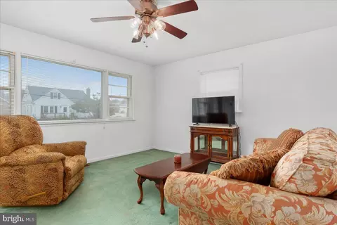 Living - 348 Devonshire Rd, Hagerstown, MD 21740 photo 1 of 2