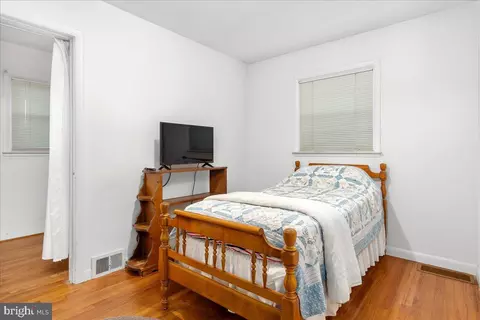 Bedroom - 348 Devonshire Rd, Hagerstown, MD 21740 photo 2 of 2