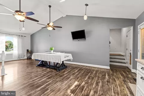 Entry Way - 97 Byron Dr, Smithsburg, MD 21783 photo 4 of 7