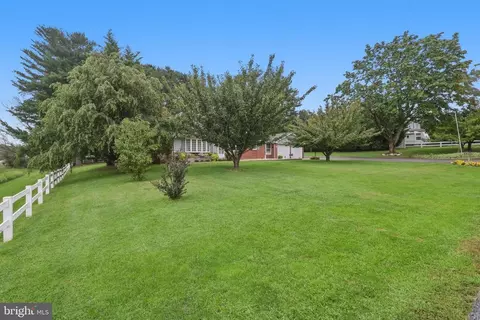 Exterior - 22532 Old Georgetown Rd, Smithsburg, MD 21783 photo 2 of 6