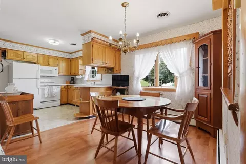 Dining - 22532 Old Georgetown Rd, Smithsburg, MD 21783 photo 1 of 1