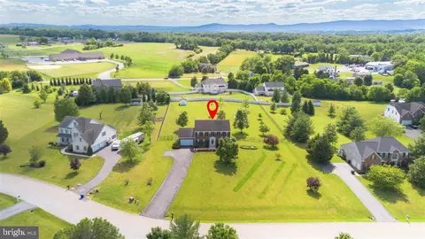 17015 Bivens Ln, Hagerstown, MD 21740