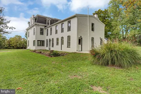 Exterior - 40 E Henrietta St, Smithsburg, MD 21783 photo 8 of 11