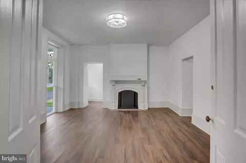 Living - 40 E Henrietta St, Smithsburg, MD 21783 photo 4 of 9