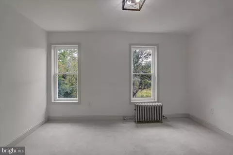 Bedroom - 40 E Henrietta St, Smithsburg, MD 21783 photo 5 of 18