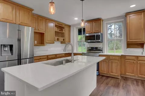 Kitchen - 40 E Henrietta St, Smithsburg, MD 21783 photo 2 of 3