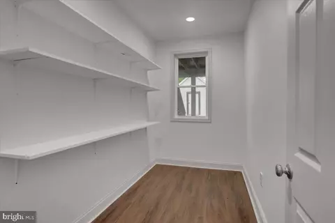 Entry Way - 40 E Henrietta St, Smithsburg, MD 21783 photo 4 of 14