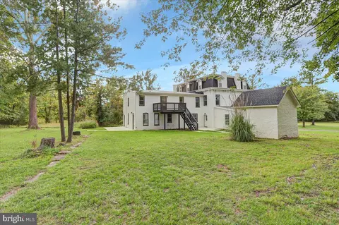 Exterior - 40 E Henrietta St, Smithsburg, MD 21783 photo 9 of 11