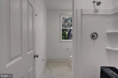 Entry Way - 40 E Henrietta St, Smithsburg, MD 21783 photo 3 of 14
